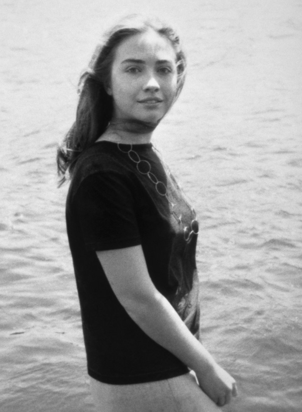 Gudra, ambicioza un pat skaista: Hilarijas Klintones jaunības foto