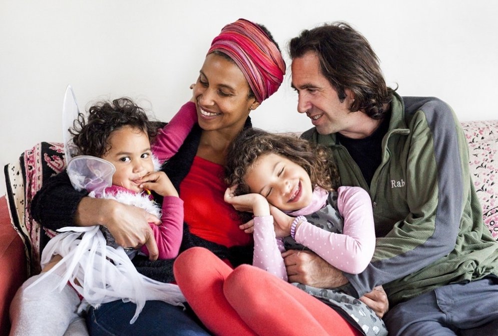 Melni, balti, krāsaini, raibi – kā izskatās tipiska mūsdienu ģimene