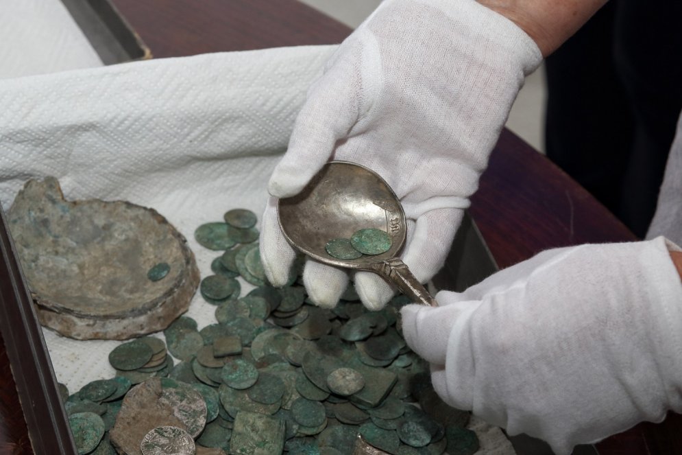 Nacionālais vēstures muzejs saņem senas monētas