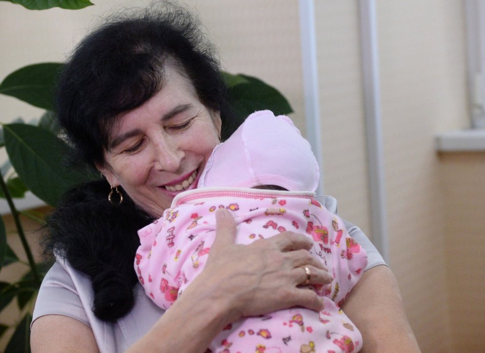 Krievijā vecākā māmiņa Gaļina dzemdējusi 62 gados