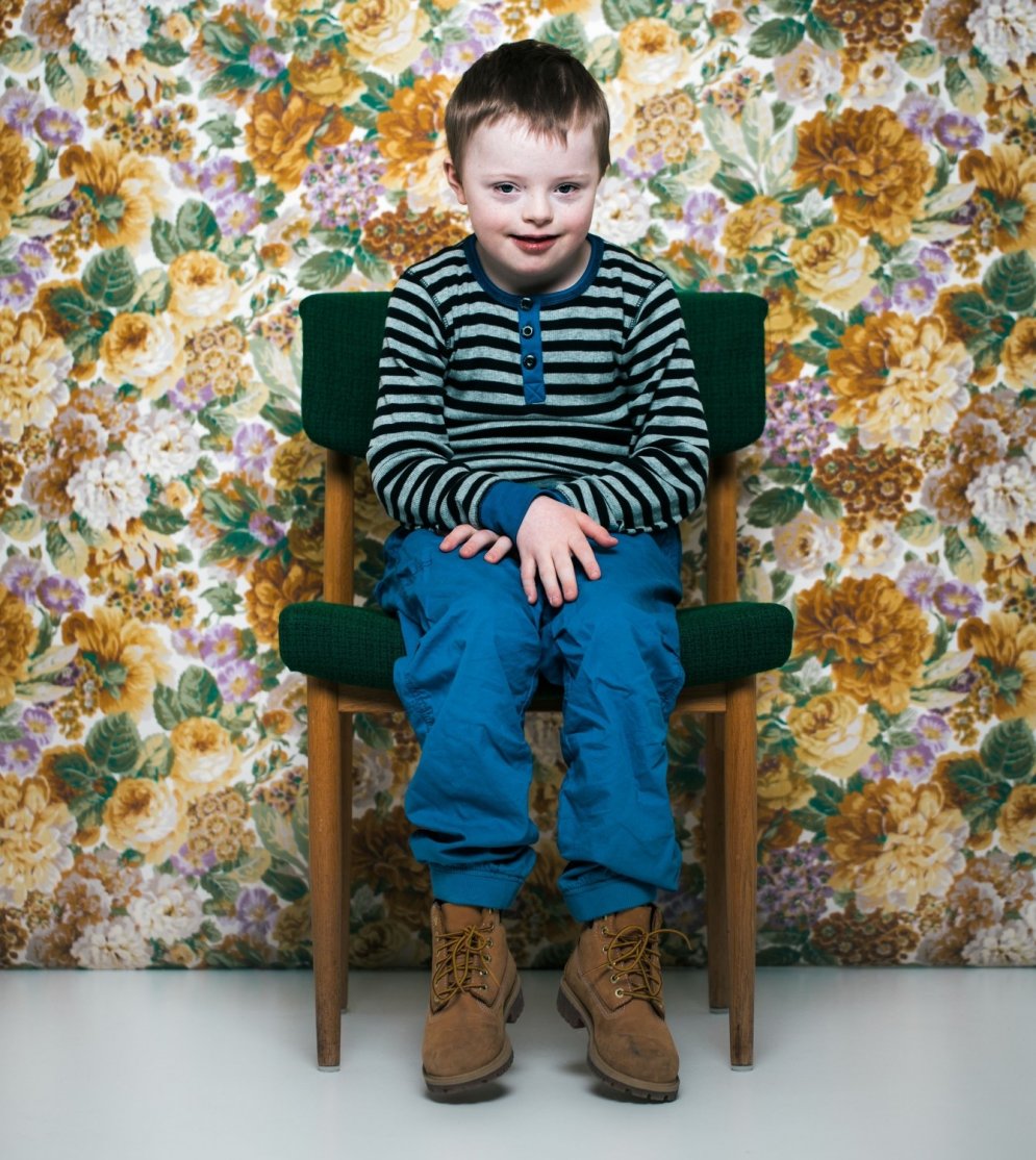 Portretu galerija: jauni un veci cilvēki ar Dauna sindromu