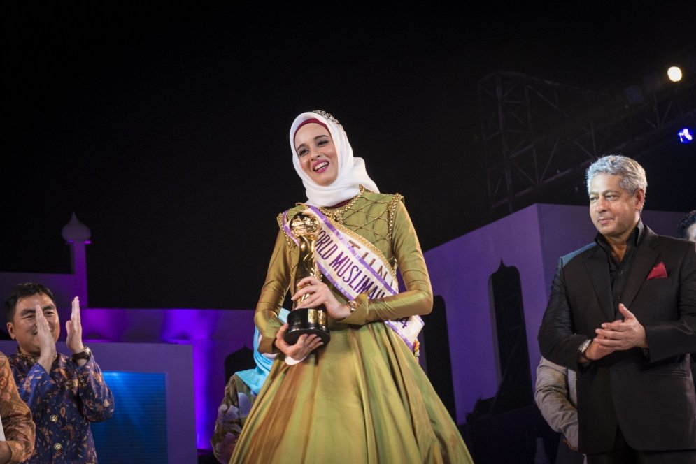 Atklāts, kas notiek konkursa 'Mis musulmaniete' aizkulisēs