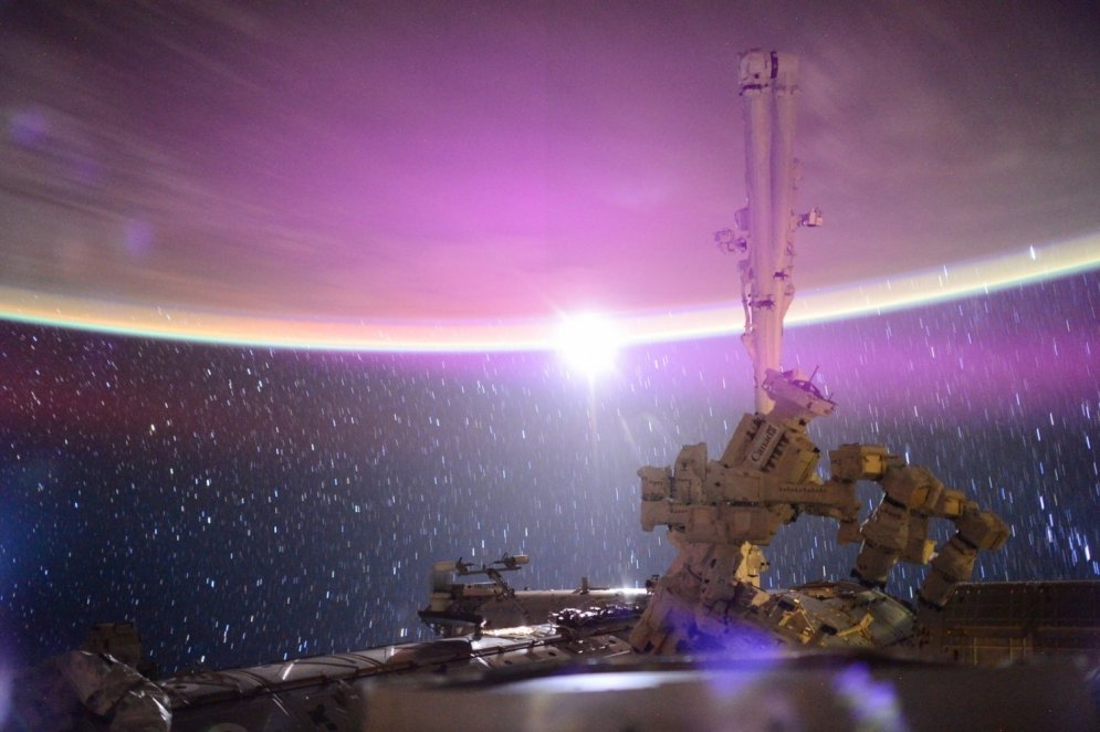 Kosmosa kovboji atgriežas no garas misijas ar brīnišķīgām fotogrāfijām