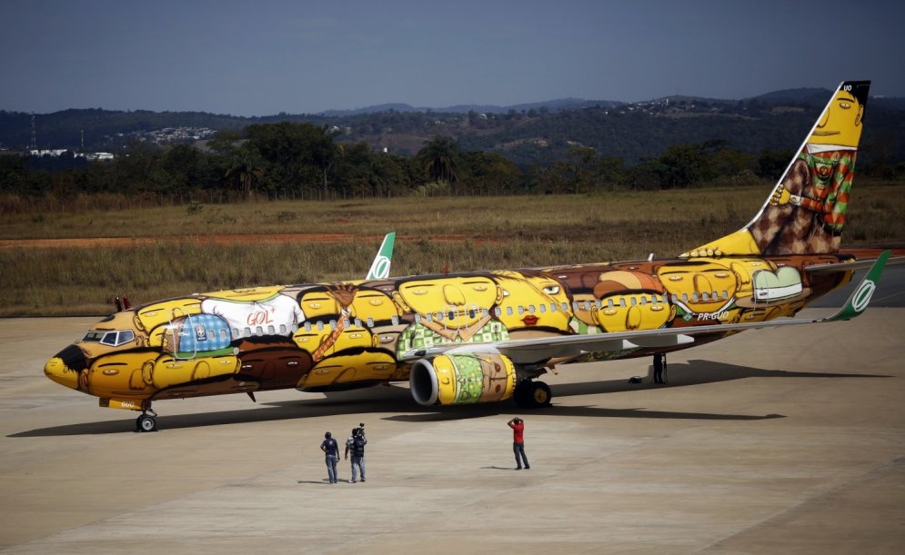 Сборная Бразилии получила модно раскрашенный Boeing 737