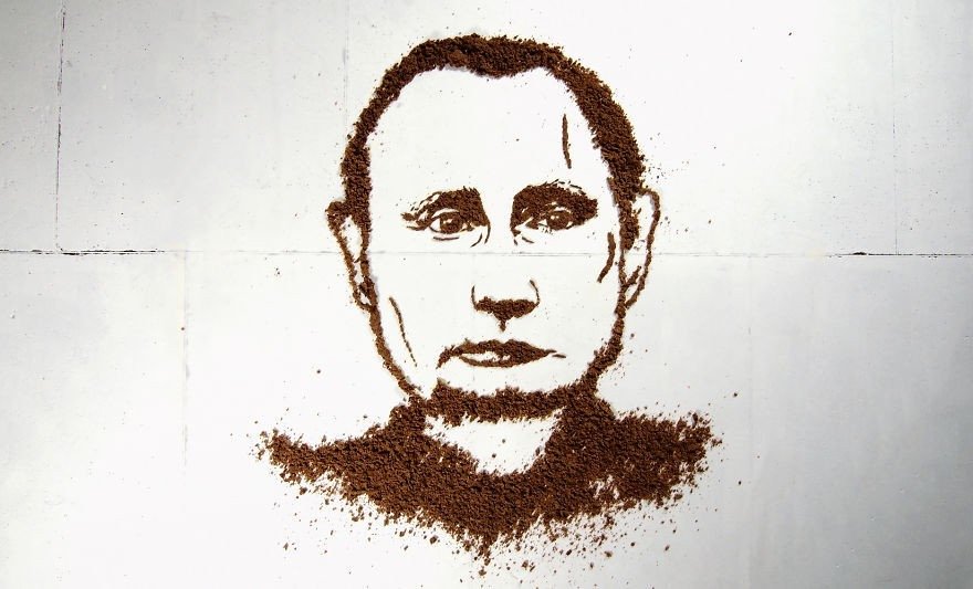 Lietuviešu māksliniece izveido Putina seju. Un izbaro to vistām