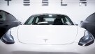 'Tesla' peļņa pirmajā ceturksnī sarukusi par 24%