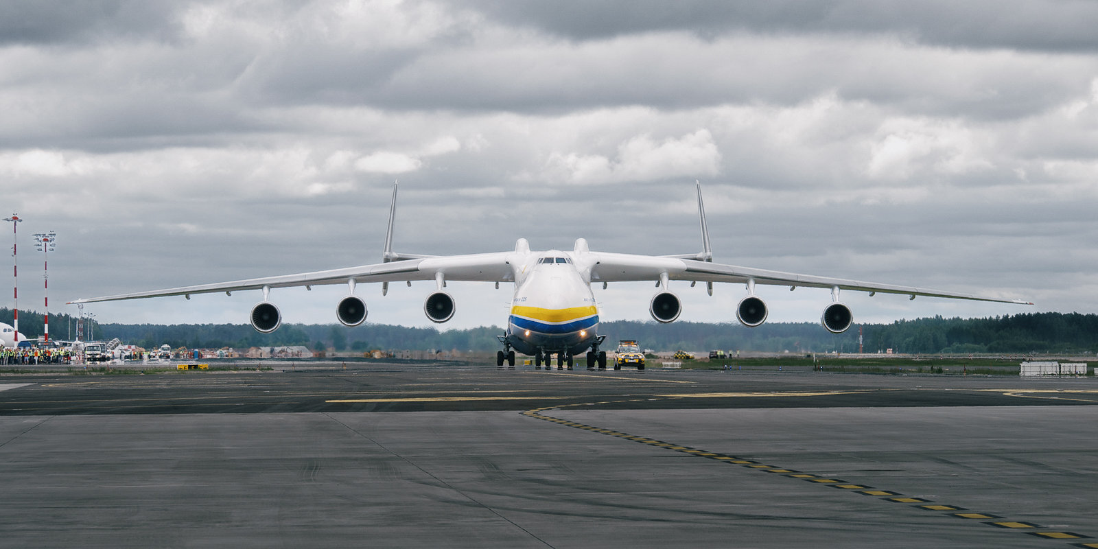 Kā tapa ukraiņu sapnis – pasaulē iespaidīgākā kravas lidmašīna 'An-225'
