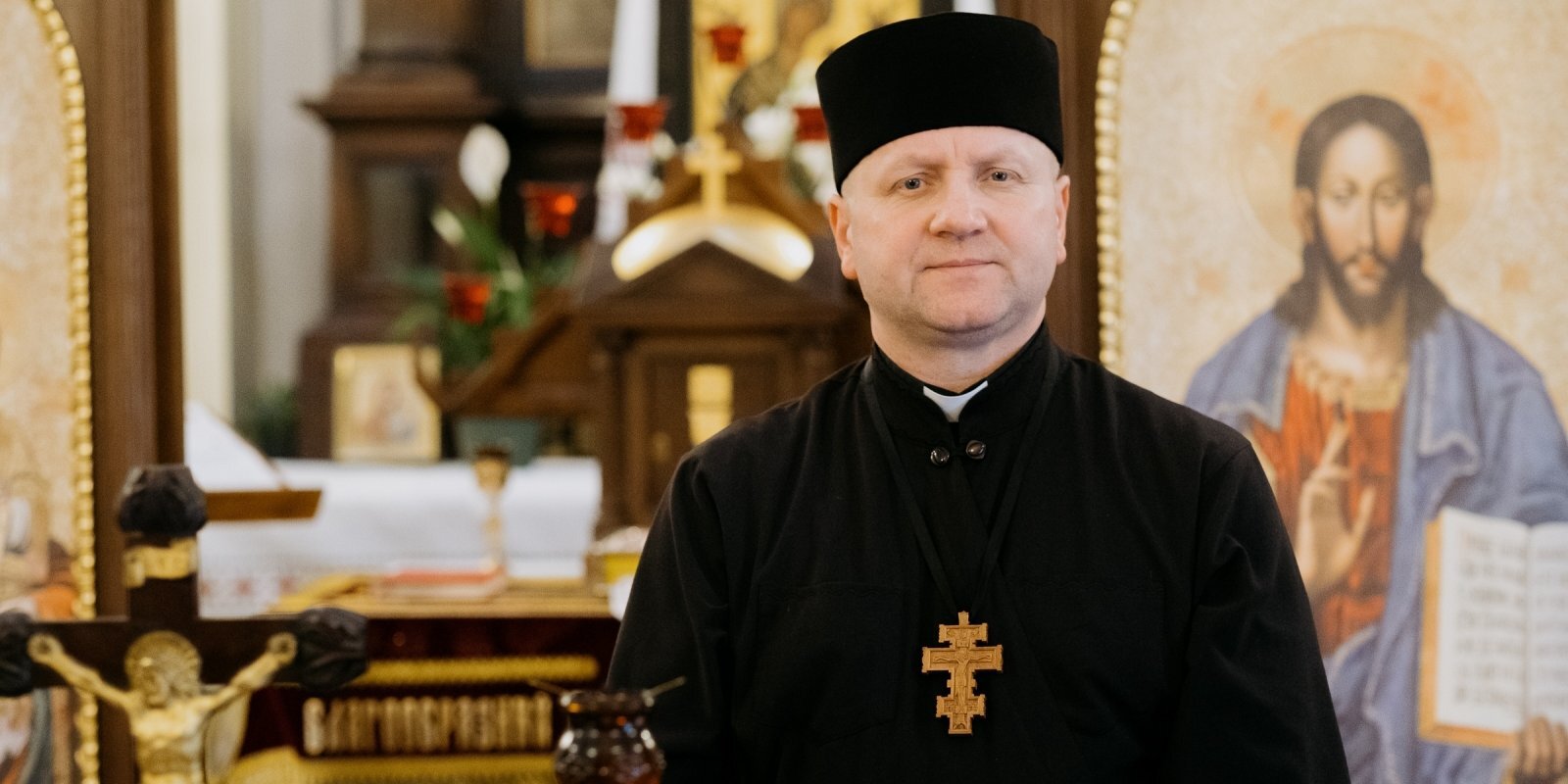 Ukraiņu priesteris, kurš nekļuva par futbolistu. Intervija ar Romānu Sapužaku