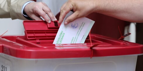 Pašvaldību vēlēšanās neapzīmogoto aplokšņu balsojumu pieskaitīs esošajiem vēlēšanu rezultātiem
