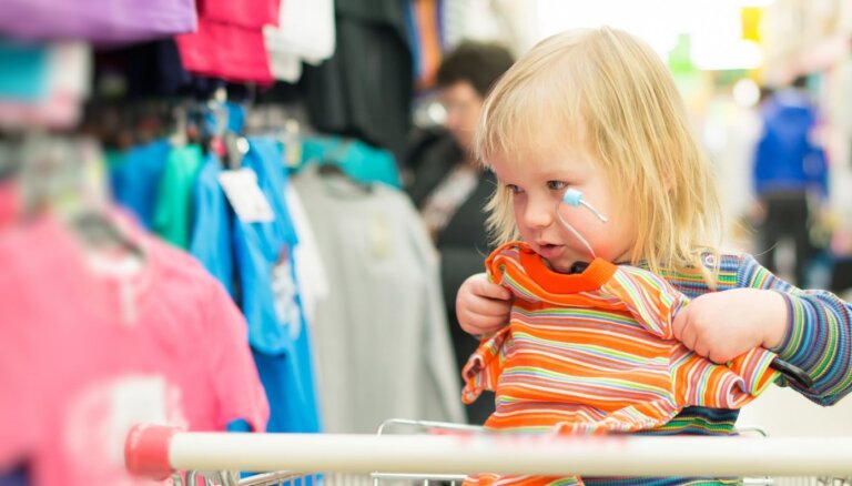 Ko nozīmē kvalitātes marķējumi uz bērnu apģērba