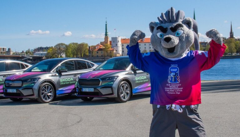 ФОТО, ВИДЕО. Škoda предоставила электромобили организаторам чемпионата мира по хоккею