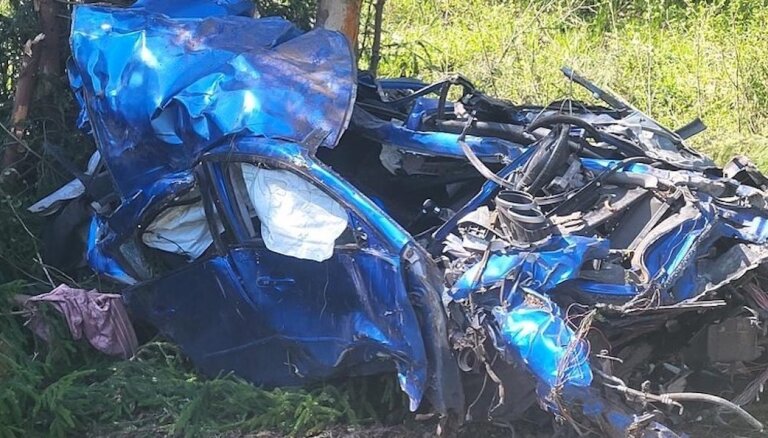 Foto: Smagā auto avārijā Latgalē viens bojāgājušais un divi cietušie