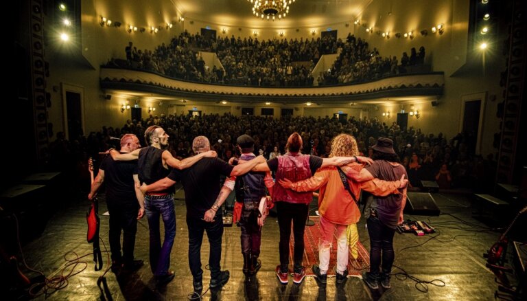 'Līvi' ar stāvovācijām nosvin koncertus Rīgā un publicē jaunu dziesmu