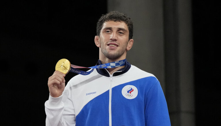 Медальный зачет Игр за 6 августа: борец Сидаков принес россиянам 17-е золото