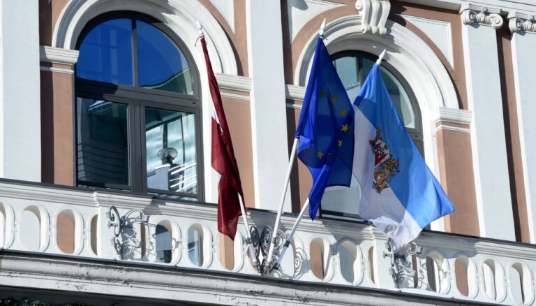 Америкс: мэру Риги надо вести переговоры со всеми думскими фракциями