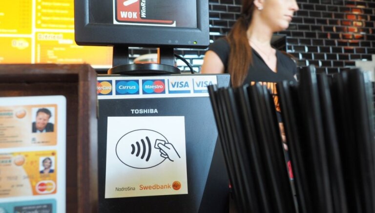 'Swedbank' ievieš norēķinus ar mobilo tālruni
