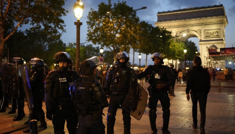 Правда ли, что протестующие во Франции использовали винтовки из Украины?