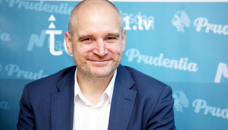 Jānis Ošlejs: Kā iespējams atļaut strādāt nevakcinētajiem, nepasliktinot epidemioloģisko situāciju, – citu valstu pieredze