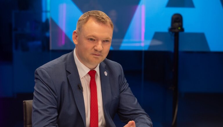 Smiltēnam neesot indikāciju, ka Šķēle iesaistījies balsu vākšanā Pīlēnam