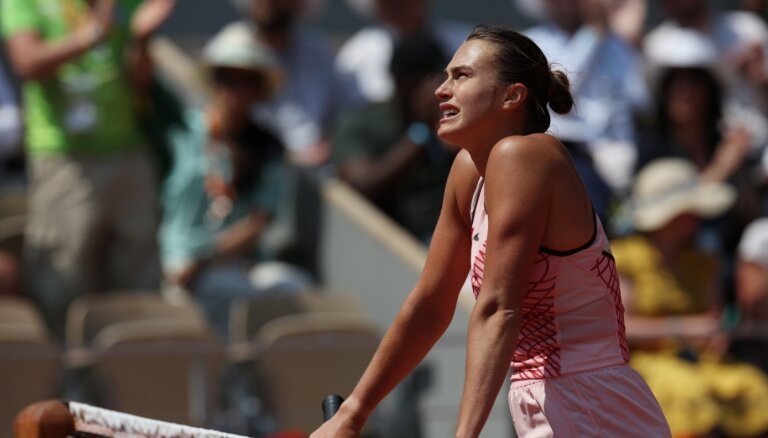 Neatbalstu karu un Lukašenko, atklāj 'French Open' pusfinālu sasniegusī Sabaļenka