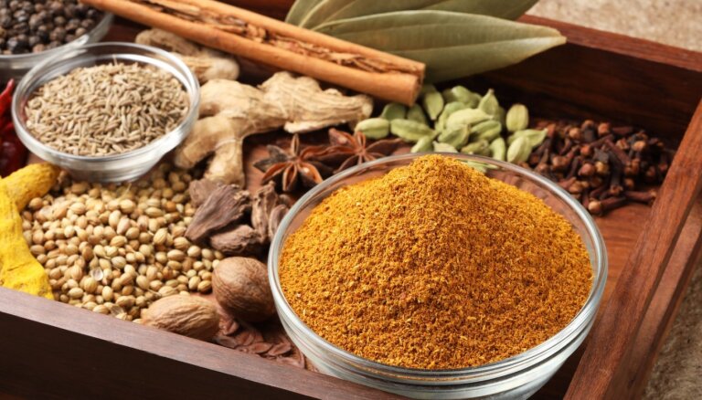 Kā pašam pagatavot sildošo un universālo 'Garam masala' garšvielu maisījumu?