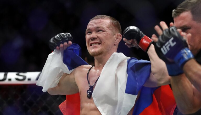 Российский боец Петр Ян победил американца и стал временным чемпионом UFC