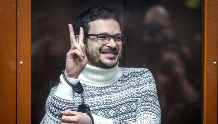 Политика Илью Яшина приговорили к 8,5 годам заключения по делу о "фейках" о российской армии