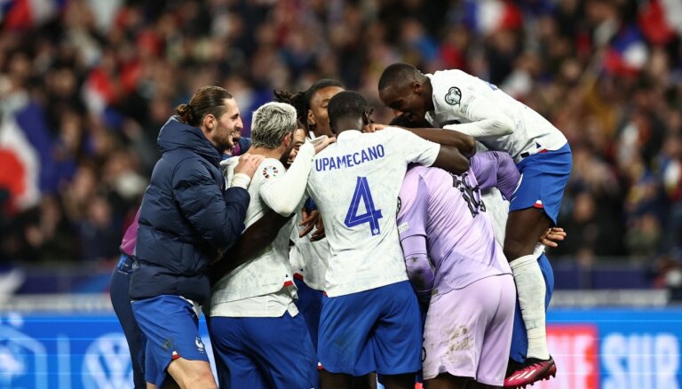 'Euro 2024' kvalifikācija: Francija sagrauj Nīderlandi, Lukaku gūst 'hat trick' uzvarā pār Zviedriju