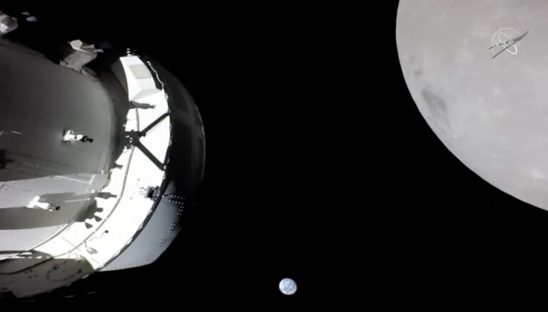 НАСА: космический корабль "Орион" приблизился к Луне