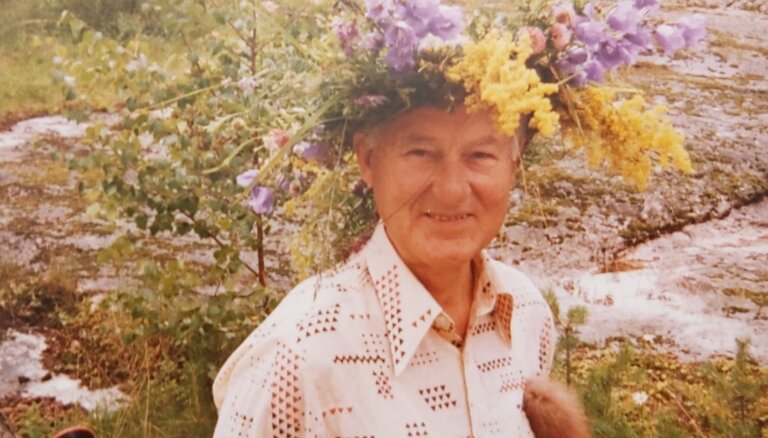 Lestenē uzstādīta piemiņas zīme teologam, vēsturniekam Haraldam Biezajam