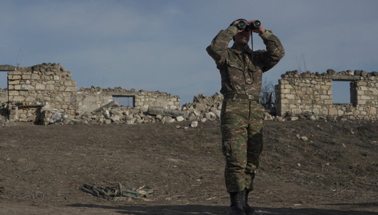 Армения и Азербайджан обвиняют друг друга в обстрелах