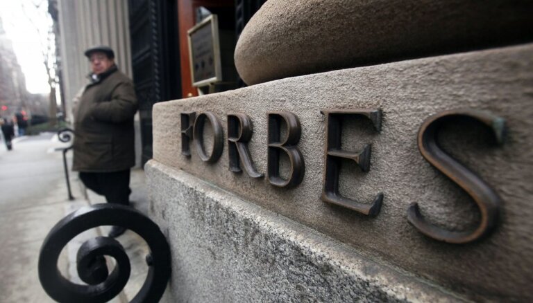 Forbes пригрозил компаниям за прием на работу "сказочников" Трампа