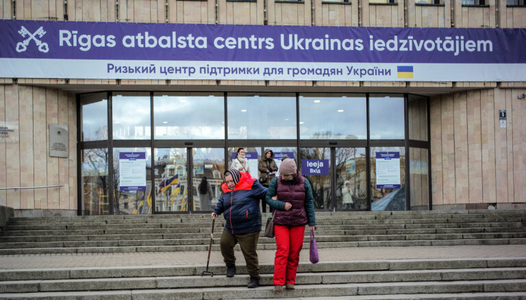 Спринджукс: Количество украинских беженцев в Латвии значительно сокращается