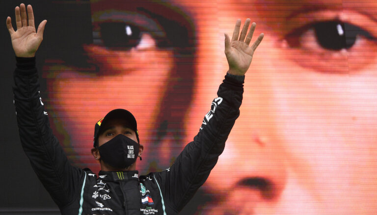 "Не мечтал о таком успехе": Хэмилтон побил вечный рекорд Шумахера