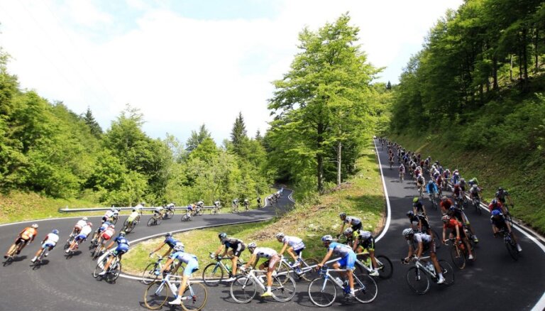 Isagirre uzvar 'Giro d'Italia' 16.posmā; Smukulim 104.vieta