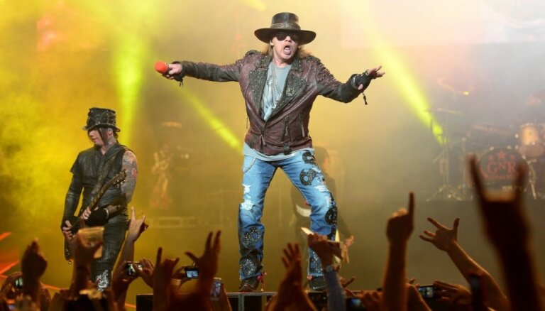 Diennakts laikā uz 'Guns N'Roses' apvienošanās turneju Eiropā un Kanādā pārdots miljons biļešu