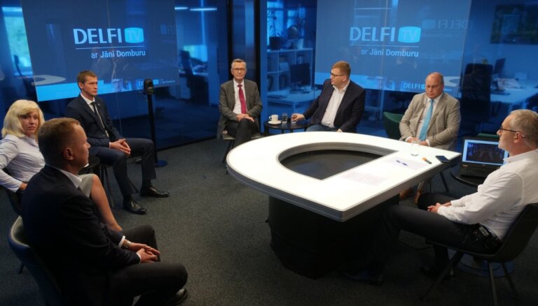 'Delfi TV ar Jāni Domburu': 'Kā politiķiem lemt par Covid-19 pārvaldību un vakcināciju?' Pilns ieraksts