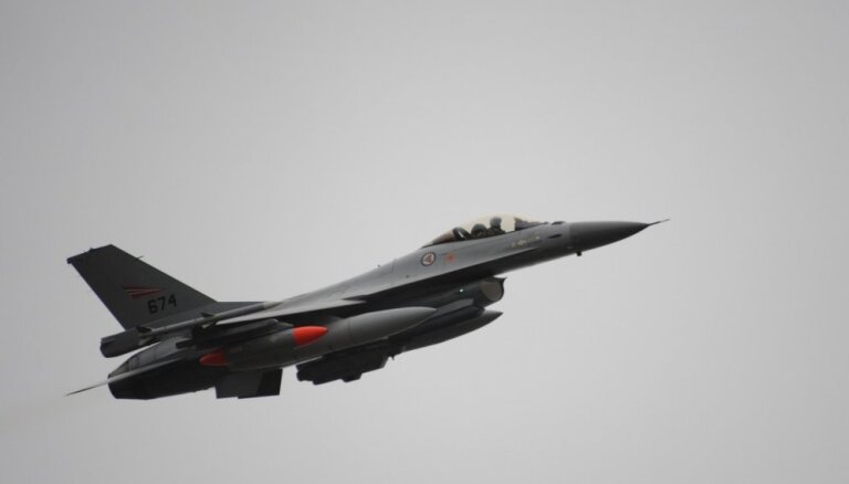 США запретили украинским пилотам обучаться на истребителях F-16