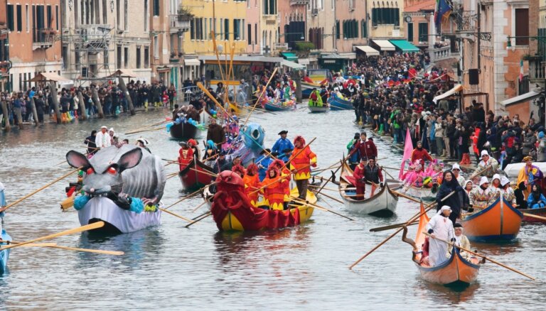 Венеция в опасности: ЮНЕСКО угрожает внести Венецию в "черный список", если Италия не начнет заботиться об исторических объектах