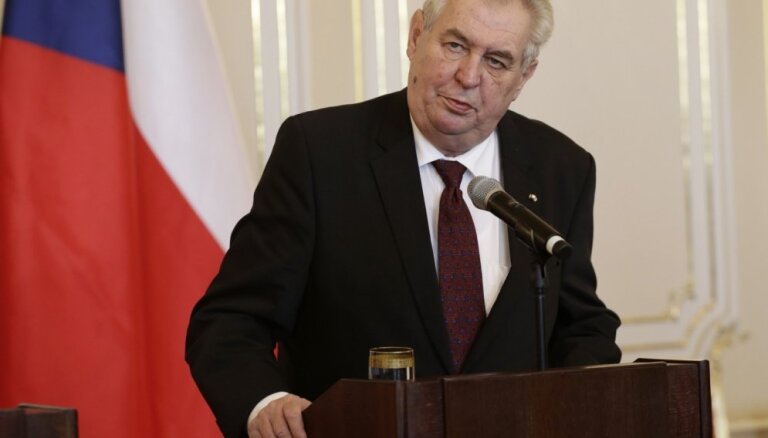 Глава Чехии: Есть две версии о причинах взрыва на складе боеприпасов