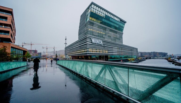 Foto: Norvēģijas karaliskā ģimene atklāj iespaidīgo Munka muzeju Oslo