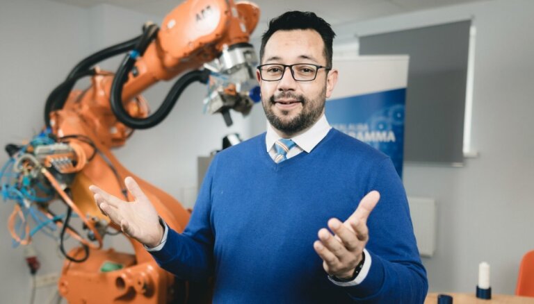 Profesors: Cilvēkiem ir unikālas spējas, ko roboti nekad neaizvietos