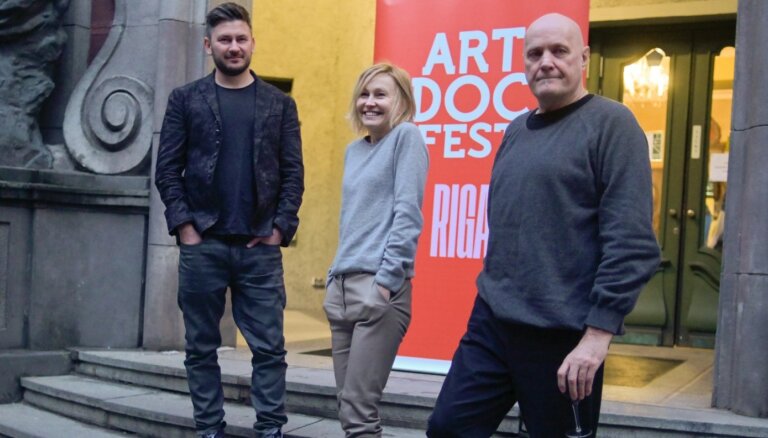 ФОТО. Фестиваль Artdocfest/Riga открылся фильмом про детей, у которых сразу две войны