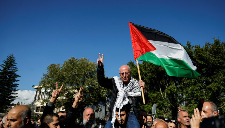 Izraēla atbrīvojusi 40 gadus ieslodzītu palestīnieti