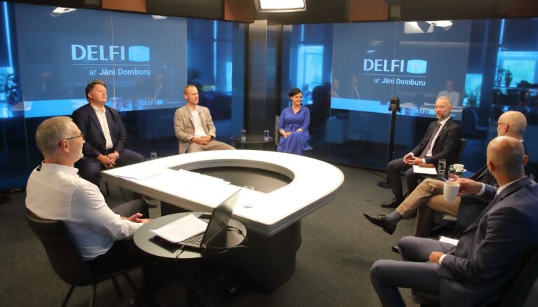 'Delfi TV ar Jāni Domburu' diskusija 'Likumprojekts par Covid-19 vakcināciju darbavietās: par vai pret?' Pilns ieraksts