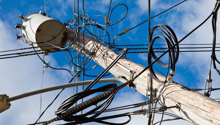 Aptuveni 3600 'Sadales tīkls' klientu Dienvidkurzemē traucēta elektroapgāde