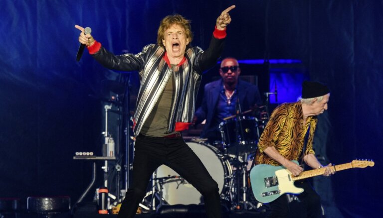 'The Rolling Stones' uzsāk sen ieplānoto turneju; pirmo bez Čārlija Votsa