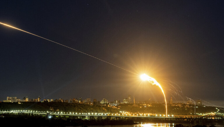 Ночью Россия нанесла массированный удар по Киеву беспилотниками: ПВО сбила более 20 дронов