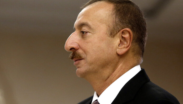 Алиев заявил о возможности мирного соглашения с Арменией и поспорил с Пашиняном