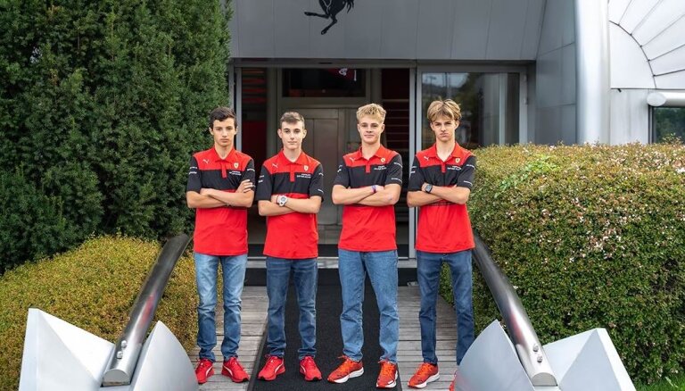 Talantīgais autosportists Štolcermanis piedalīsies vēl vienā 'Ferrari' jauno braucēju nometnē